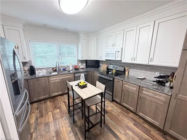 765 Oakland Dr APT G, Elkin, NC 28621