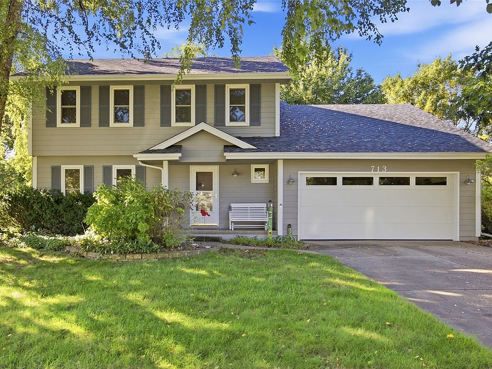1st image of 713 SE 5th Ct