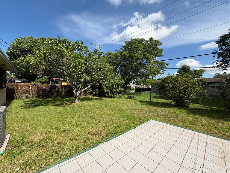 11601 Pinkston Dr — Photo 8
