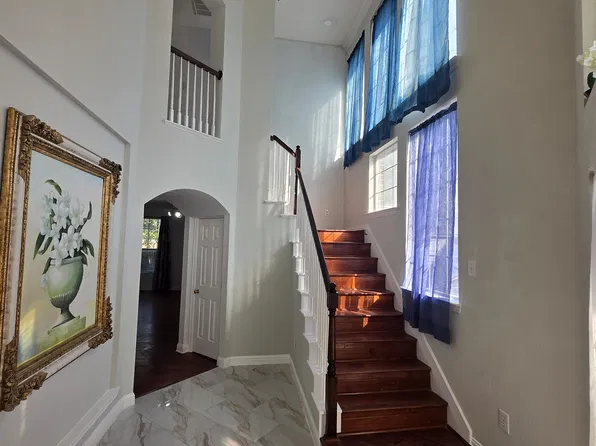 8312 Charleston St, Irving, TX 75063
