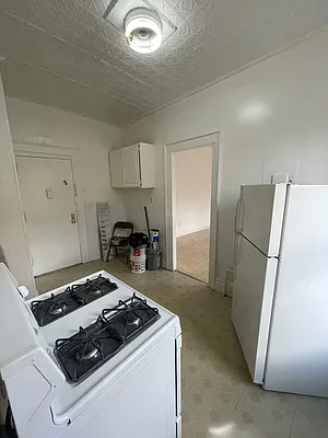 Rented by City Express Realty & Management Corp | media 7