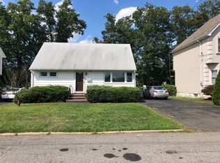 30 Lowell St, Iselin, NJ 08830