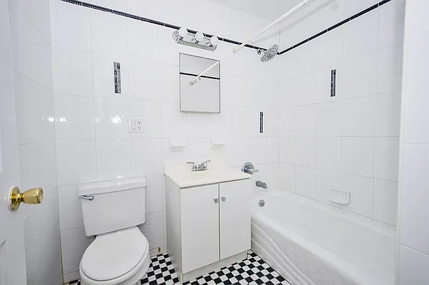 Rented by Level Group | media 44