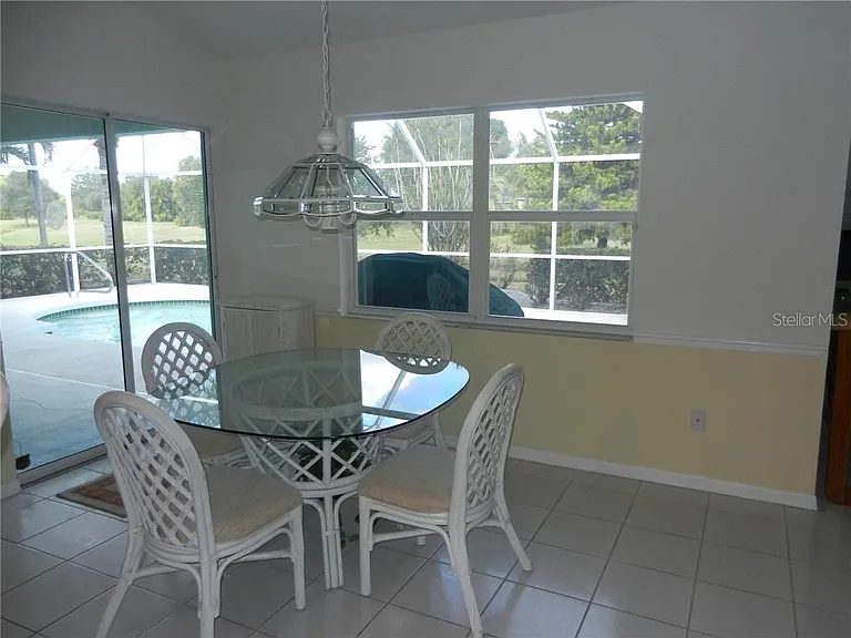 589 Rotonda Cir — Photo 9