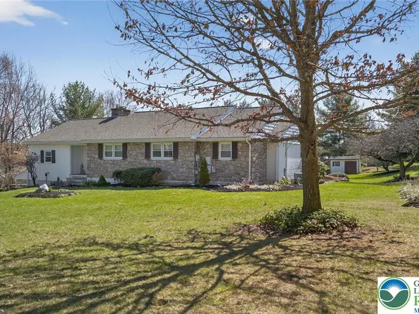 3686 Hickory Hill Rd, Bethlehem, PA 18015