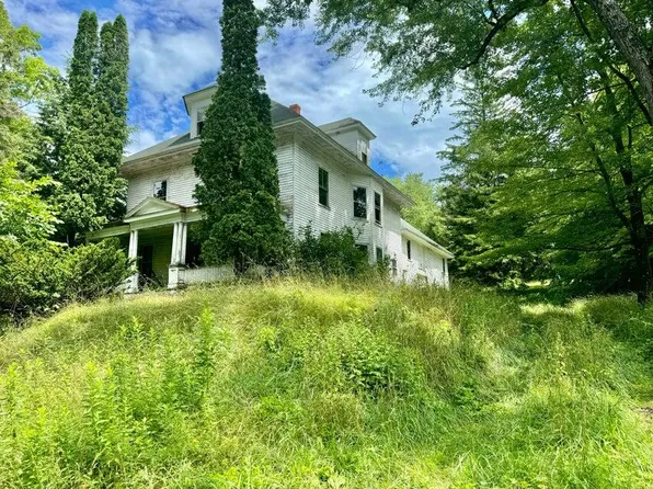 25 Village View Street, Wilton, ME 04294