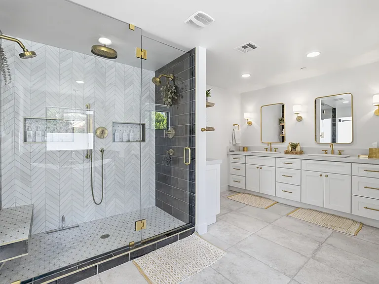 8401 E Cortez St — Photo 23