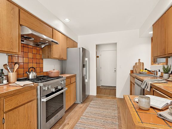 3rd image of 276 El Duane Ct