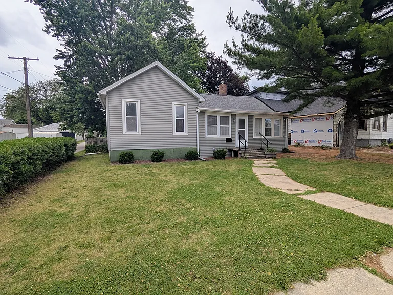 1035 Bucklin St — Photo 1