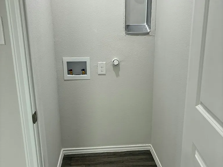 207 Polasek Dr — Photo 5