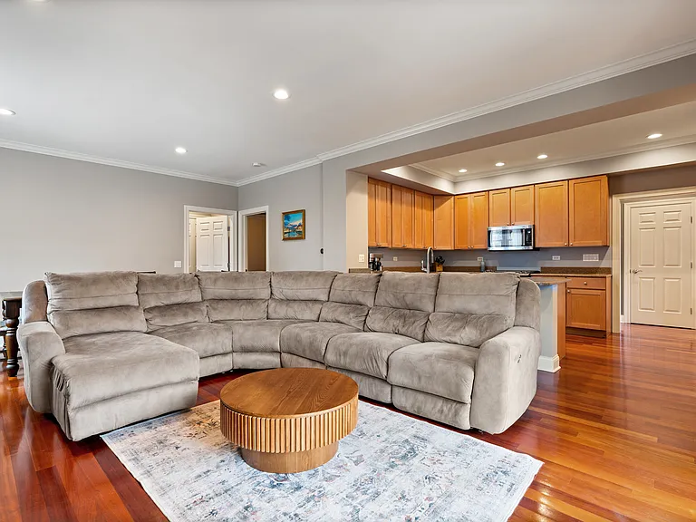 1056 W Lawrence Ave #2C — Photo 4