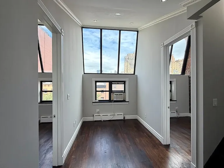 232 W 14th St #5A — Photo 2