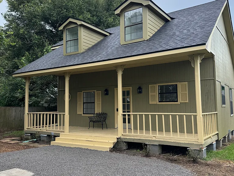 708 Patrick Dr — Photo 1