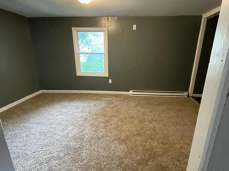 735 Burden Ave #3 — Photo 7
