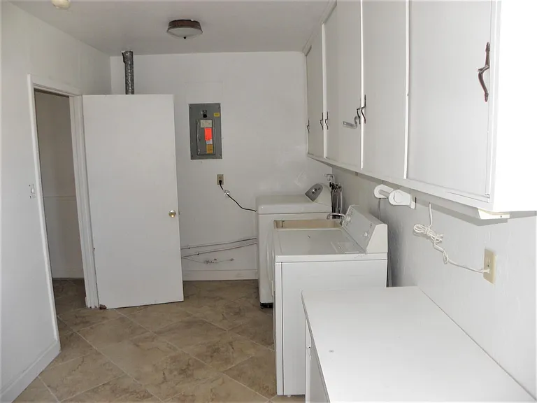 307 W University Blvd — Photo 23