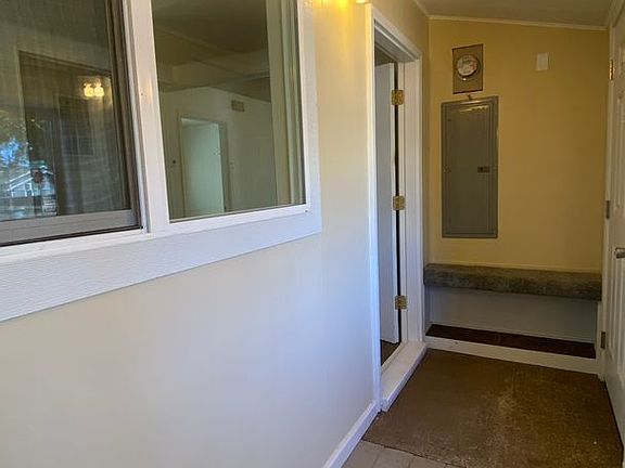 5th image of 306 SE Maple St