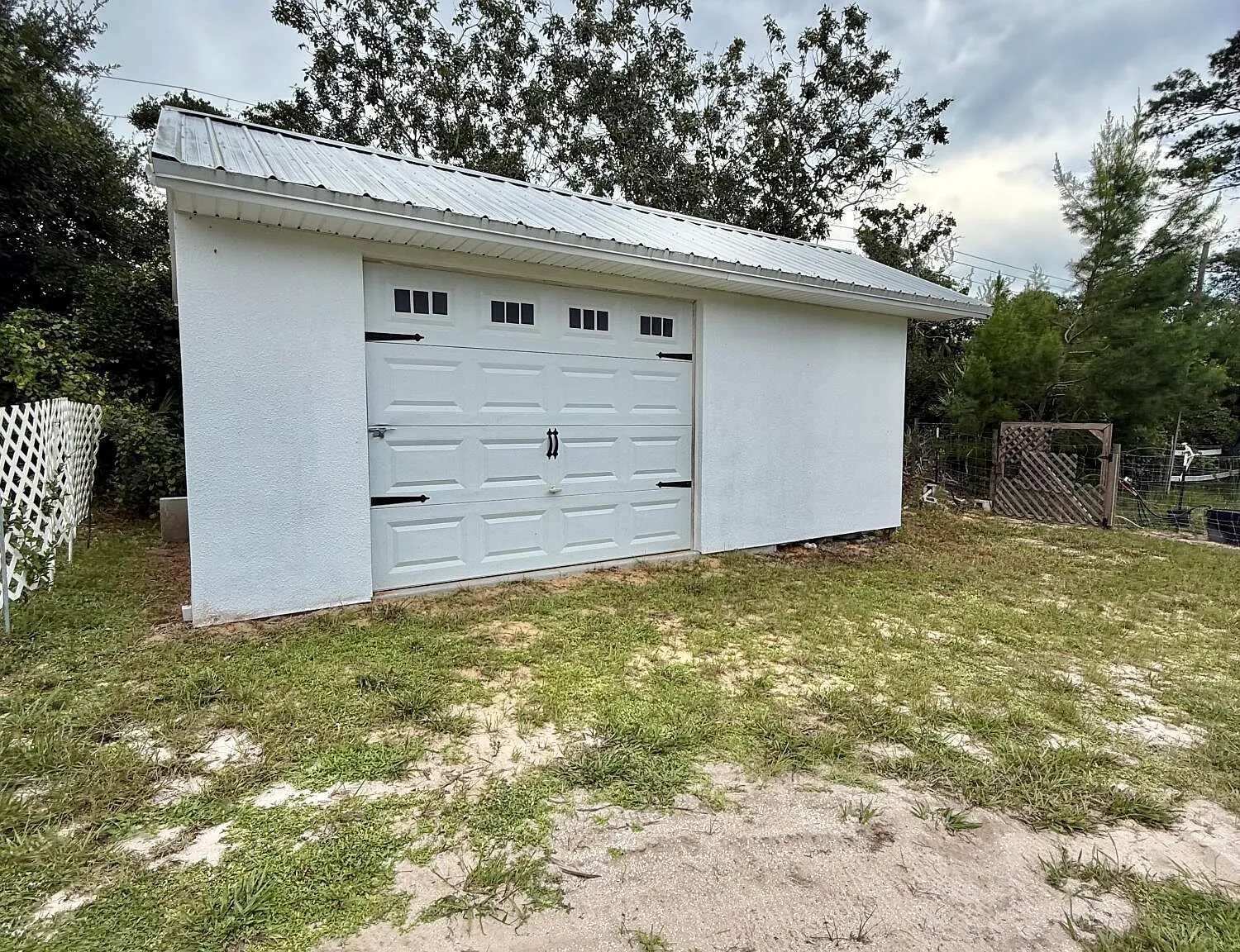 3 bed, 2.0 bath, 1832 sqft, $2,900 — Photo 3