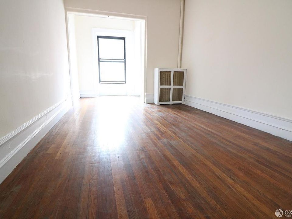 2nd image of 132 W 74th St APT 4A