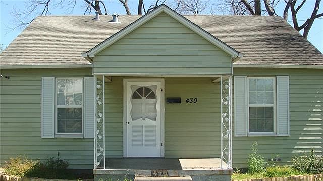 1st image of 430 Phinney Ave