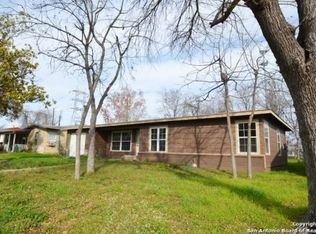 735 Edgebrook Ln, San Antonio, TX 78213