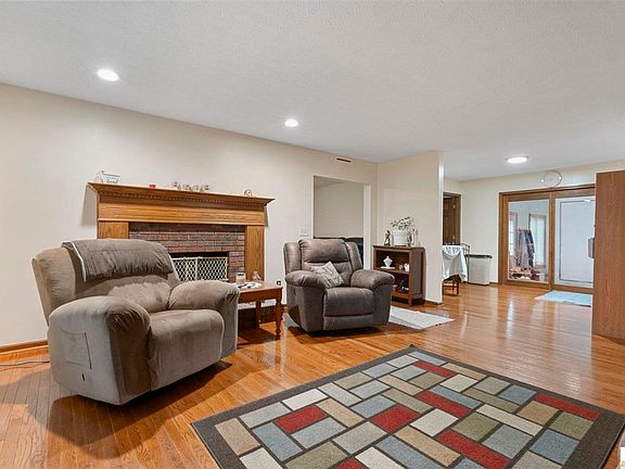 3rd image of 7675 Cemetery Rd