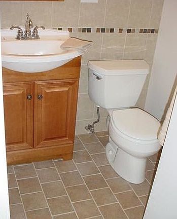 3rd image of 10116 Holly Ln