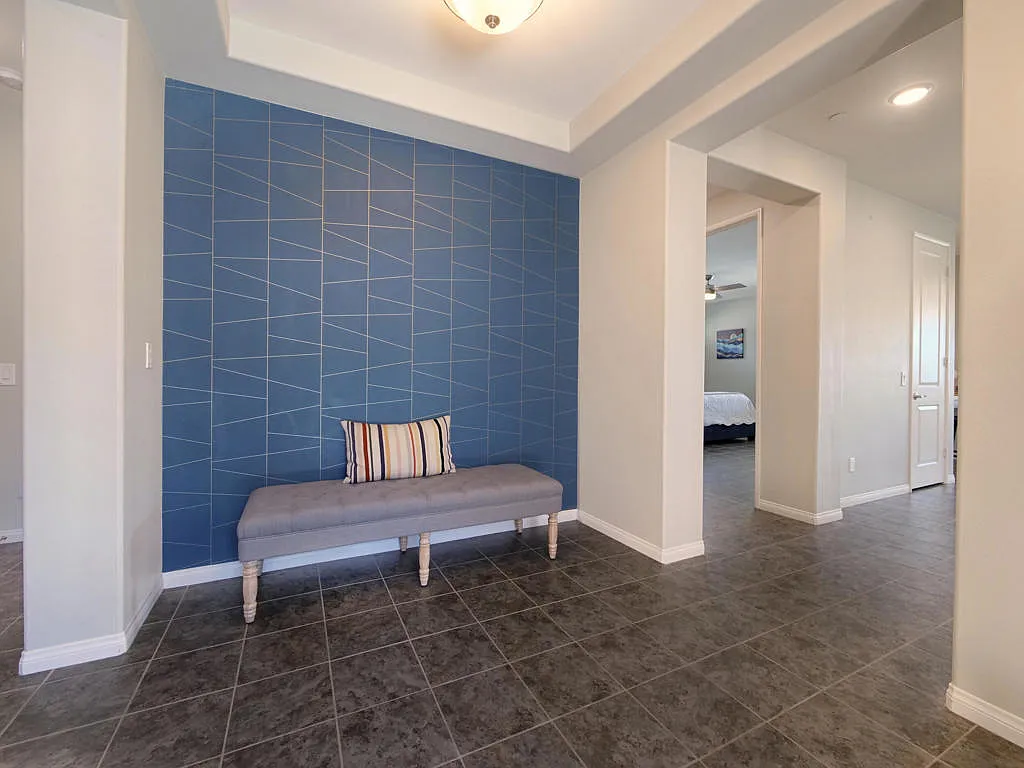 3 bed, 2.5 bath, 1995 sqft, $6,000 — Photo 4