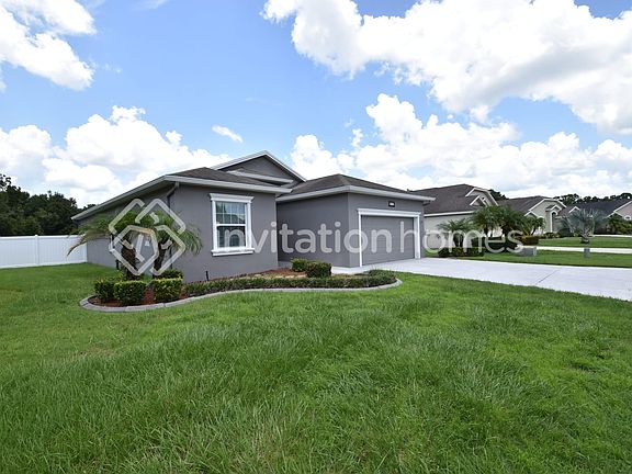 3rd image of 967 Princeton Manor Ln