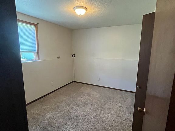 5th image of 806 Cedar River Dr