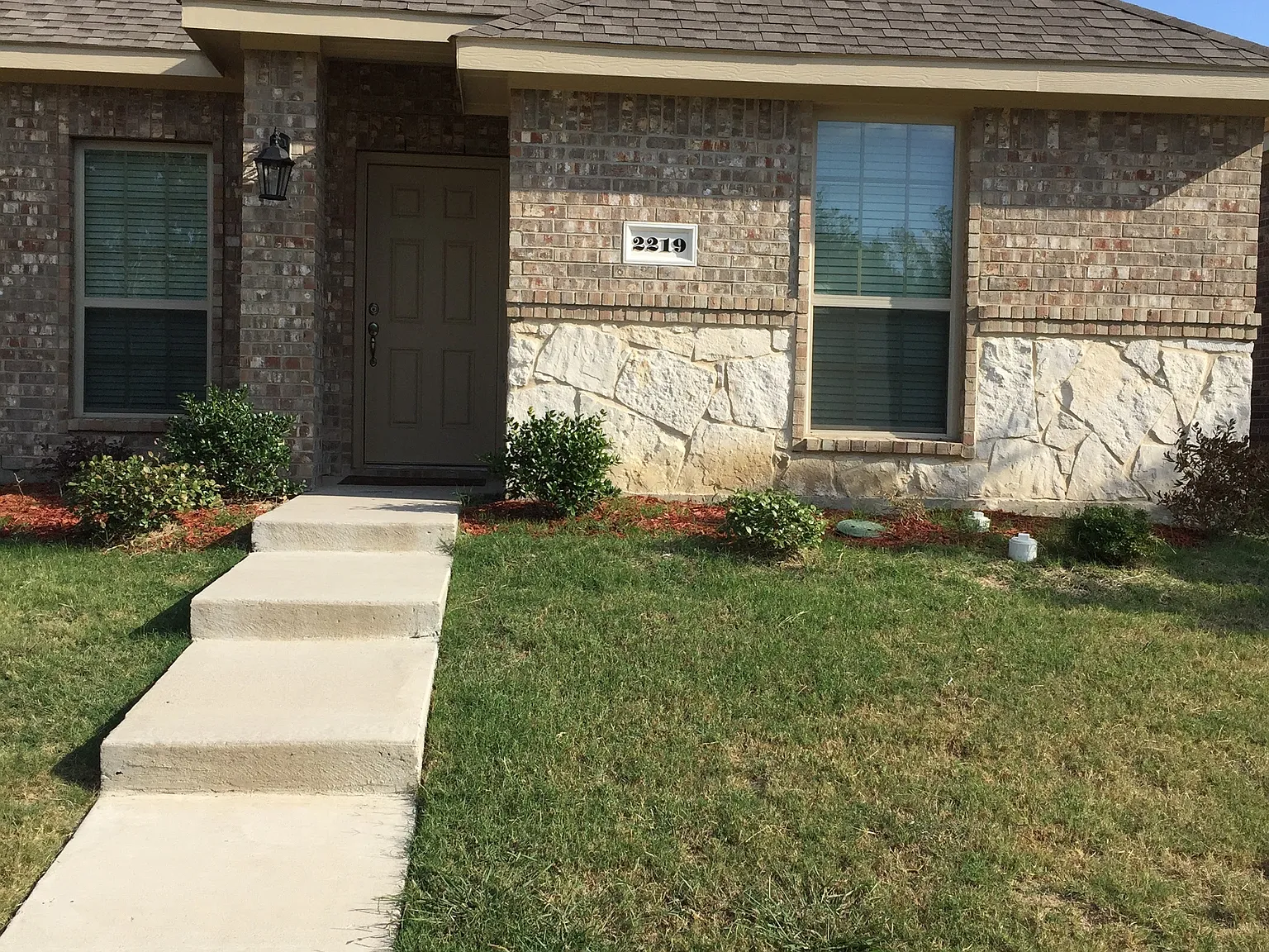 3 bed, 1280 sqft, $1,695 — Photo 1