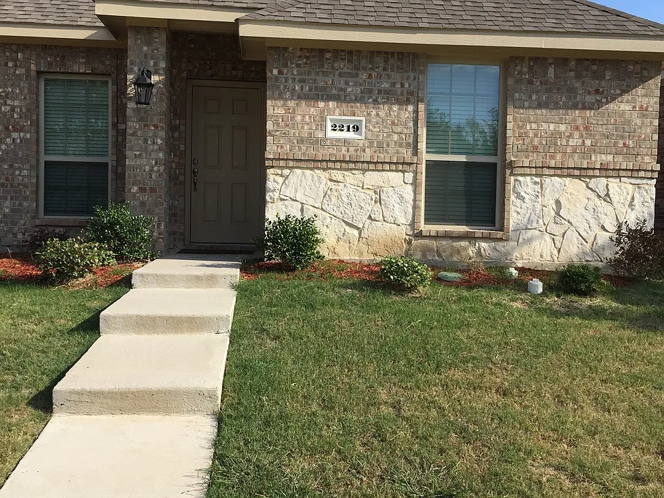 2219 Colby Ln