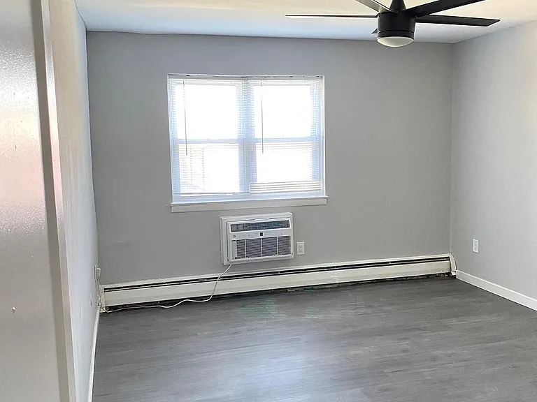 262-266 E Cliveden St #103 — Photo 6