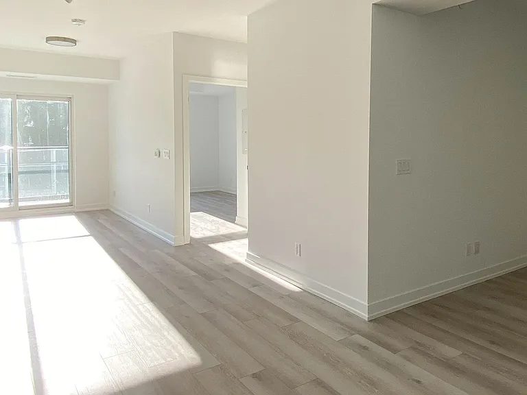 2000 Bathurst St #505 — Photo 6