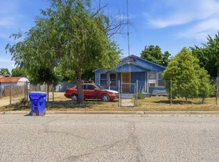 618 S Kern Avenue, Farmersville, CA 93223