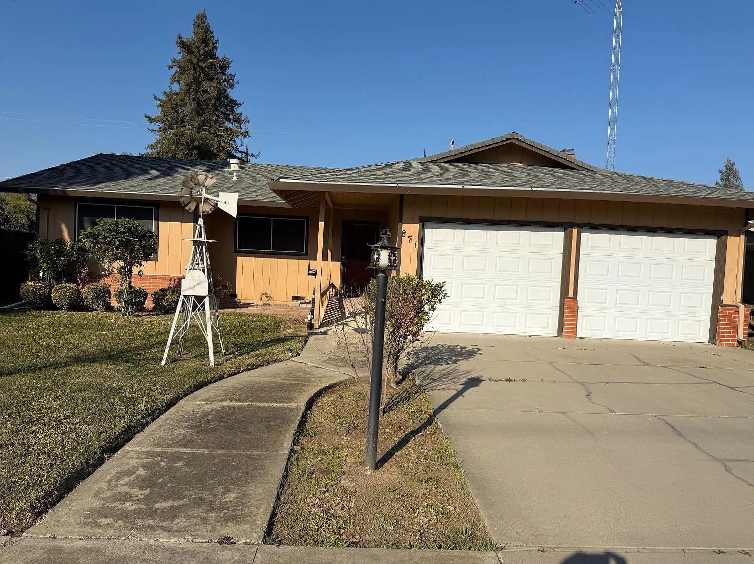 871 Sperry Ave photo 1