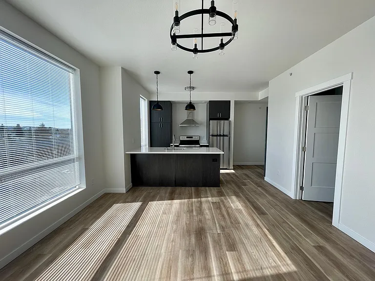2520 N Regal St — Photo 11
