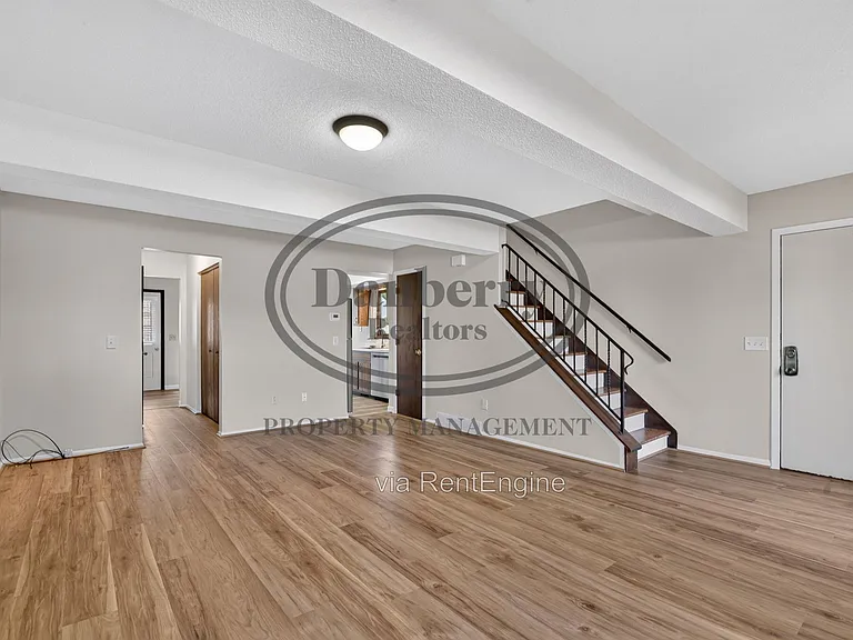 5409 Westcastle Dr #4 — Photo 16