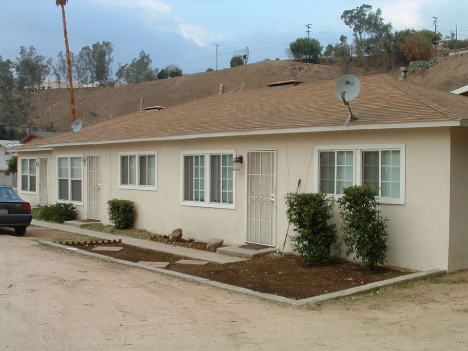 1st image of 1843 N Fairfax Dr