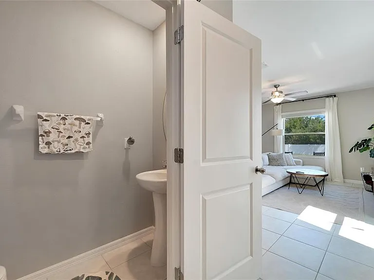 403 Royal Empress Dr — Photo 6