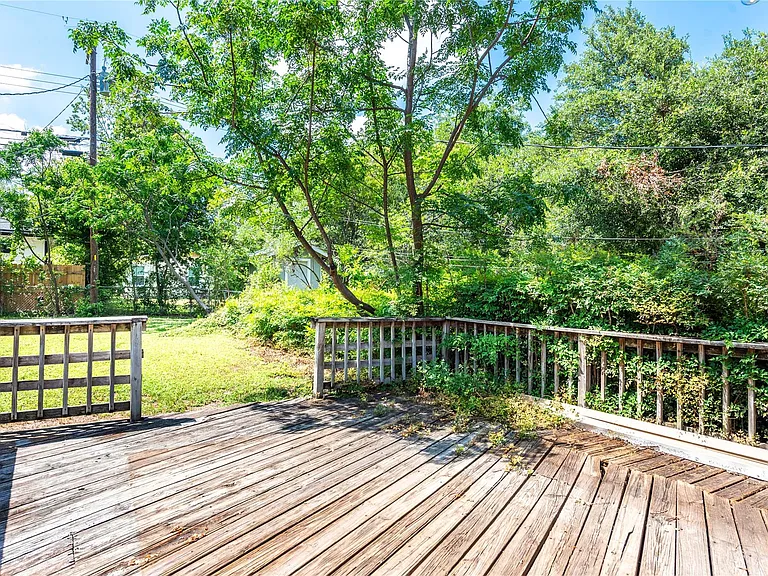7602 Delafield Ln — Photo 16