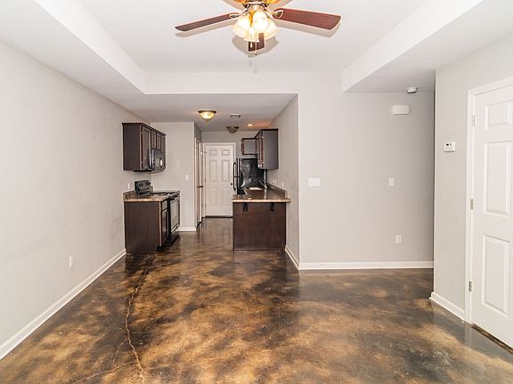 5th image of 2209 Hurst Ln APT B4