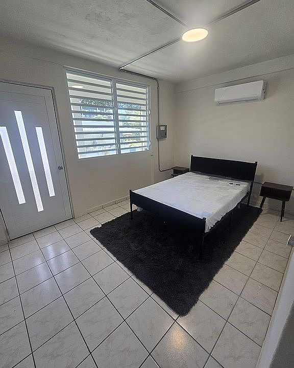 1st image of 1064 Calle Del Gdn