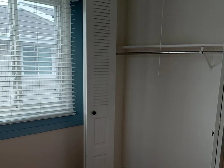 1538 Coloma Ct N — Photo 14
