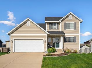 5722 Wheatland Dr SW, Cedar Rapids, IA 52404
