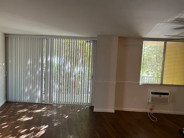 Hillside Apartments — Photo 15