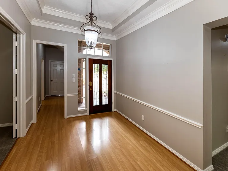 2435 Thorndon Park Ct — Photo 6