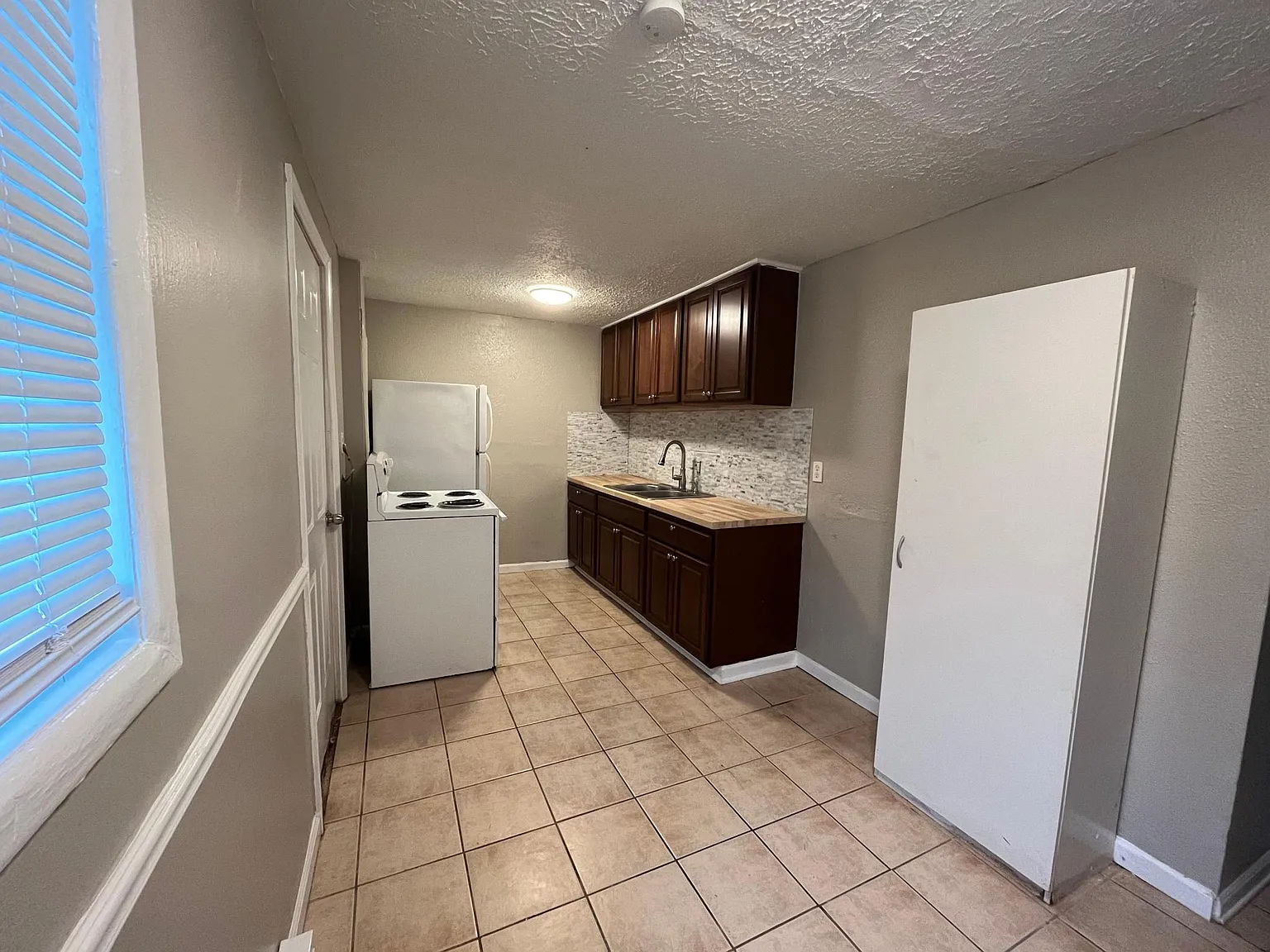 10411 McPherson St — Photo 2