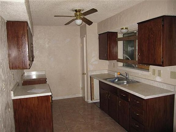 2nd image of 2314 Aggie Dr