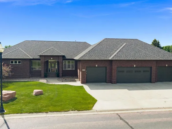 5700 S Lazy Ridge Pl, Sioux Falls, SD 57108