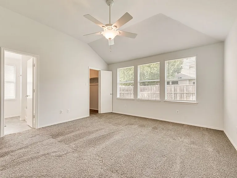 1004 Trickham Dr — Photo 21